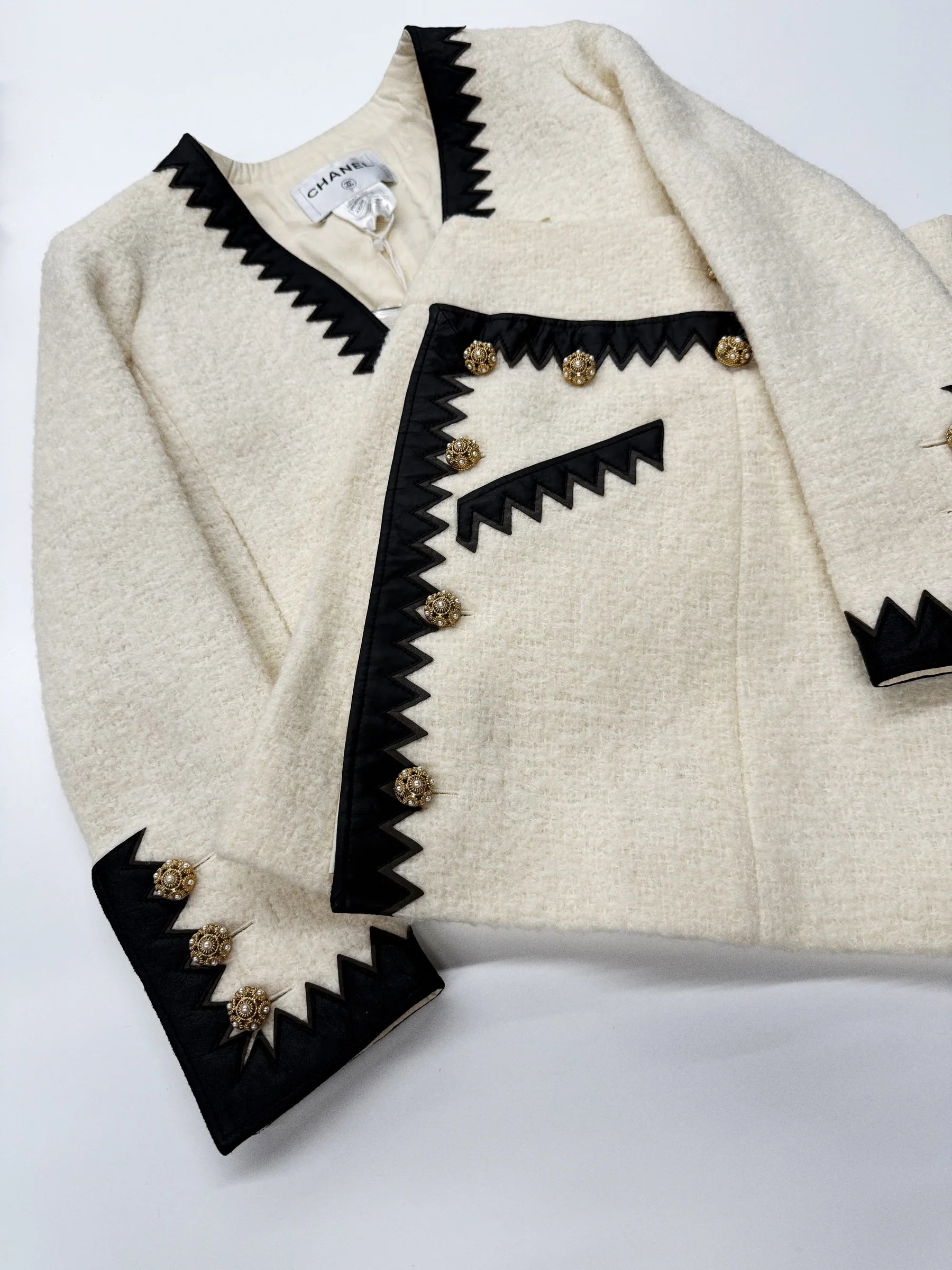 CHANEL Wool Tweed Jacket & Skirt Set – Fall 2015 Runway Collection