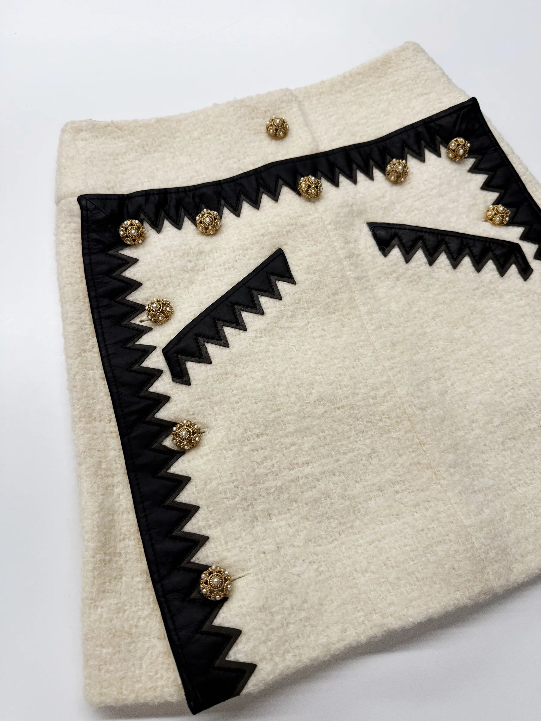 CHANEL Wool Tweed Jacket & Skirt Set – Fall 2015 Runway Collection